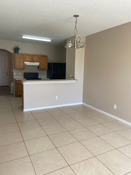 Building Photo - 628 Madina Cir