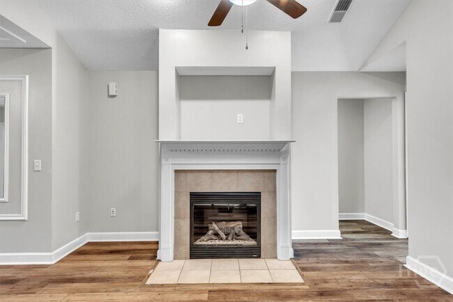 Building Photo - 35 Valley Oak Dr