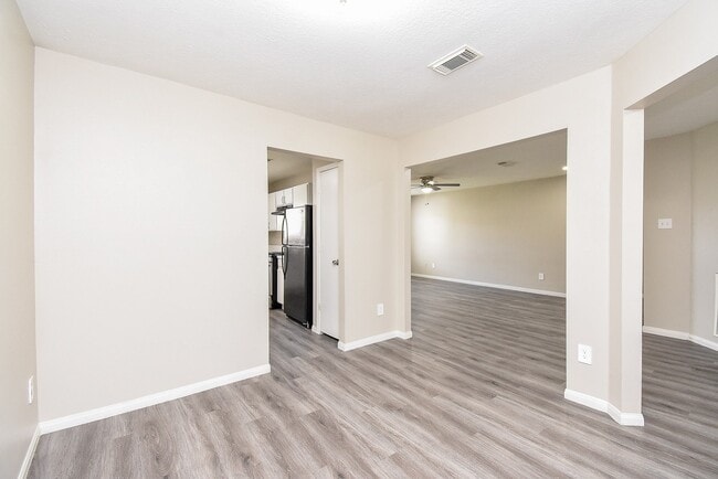 Building Photo - 12727 Rockford Dr