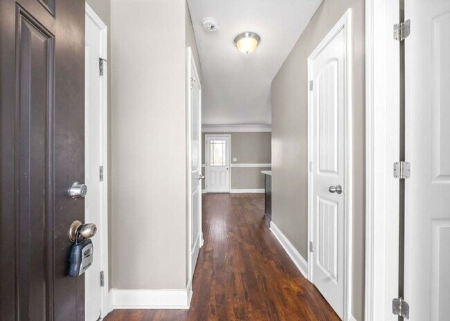 Building Photo - 1103 Medallion Ct