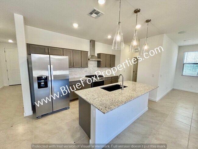 Building Photo - 9286 N Peridot Vis Ave