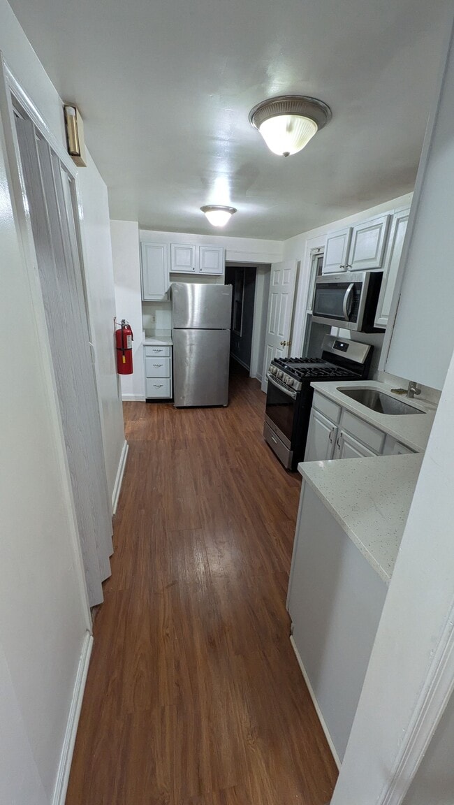 Building Photo - 167 Jerome Pl