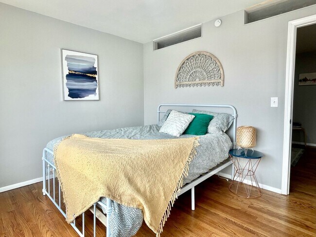 Building Photo - 5445 Chippewa St