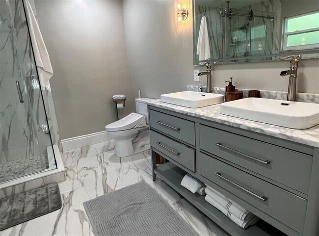 Building Photo - 1420 Lyndale Blvd