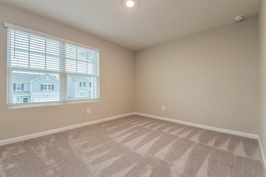 Building Photo - 525 Knightsbridge Ln