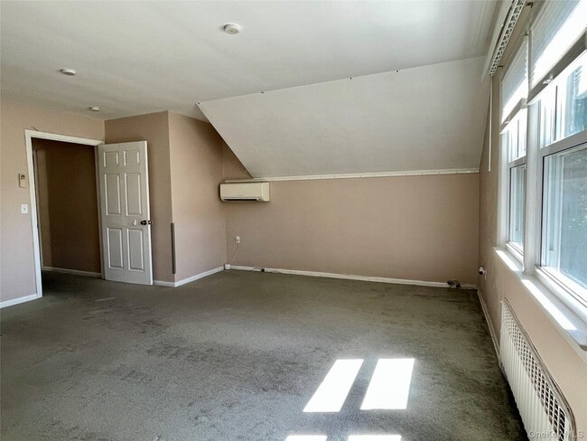 Building Photo - 169 Old Mamaroneck Rd