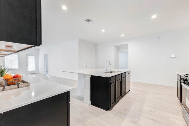 Building Photo - 29918 Gallatin River Ln