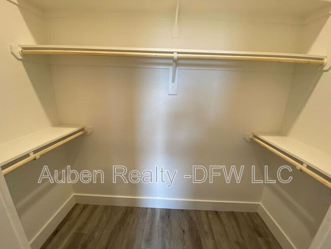 Building Photo - 8135 Doreen Ave