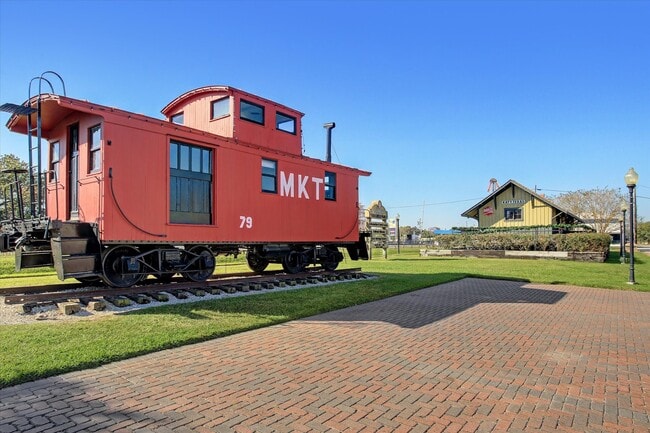 Building Photo - 5359 Little John Ln