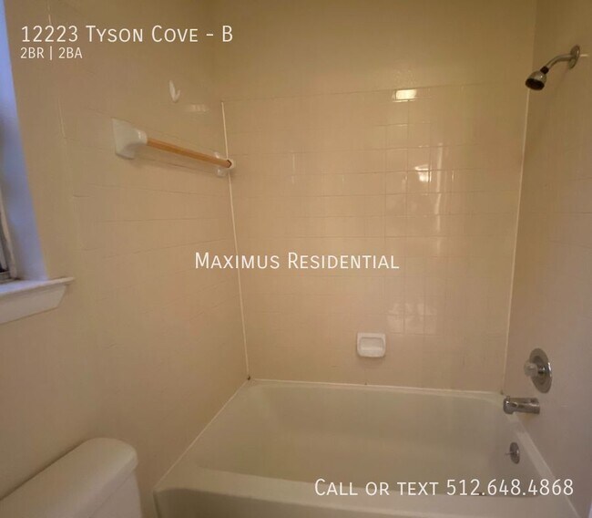 Building Photo - Well-Maintained N. Austin 2/2 - Easily Acc...