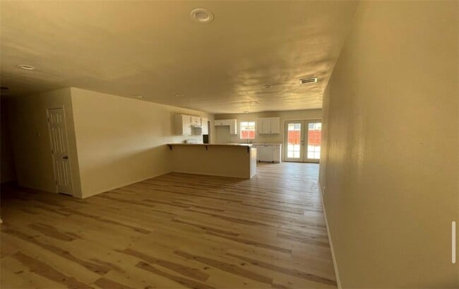 Building Photo - 1055 Hillside Dr