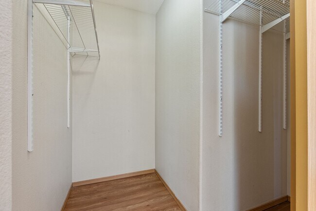 Building Photo - 3Bed/1.5 Bath House available