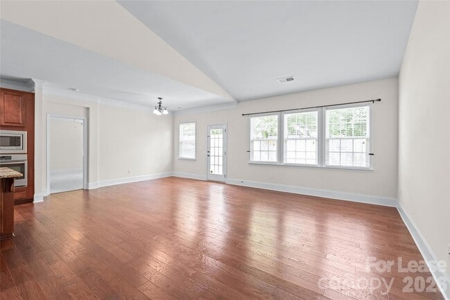 Building Photo - 3306 Carmel Rd