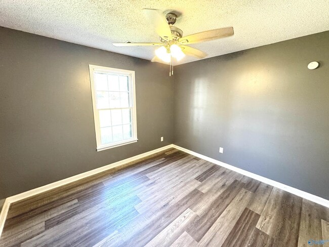 Building Photo - 103 Whisperwood Ln