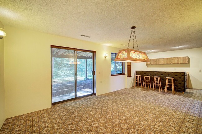 Building Photo - 3Bd/2.75Ba Maple Valley House