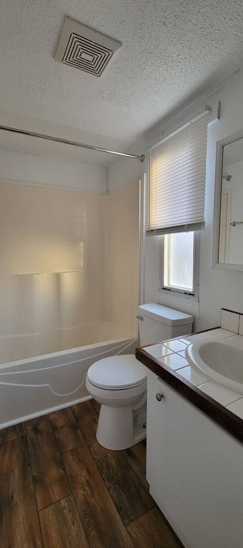 Building Photo - Ready to Move in