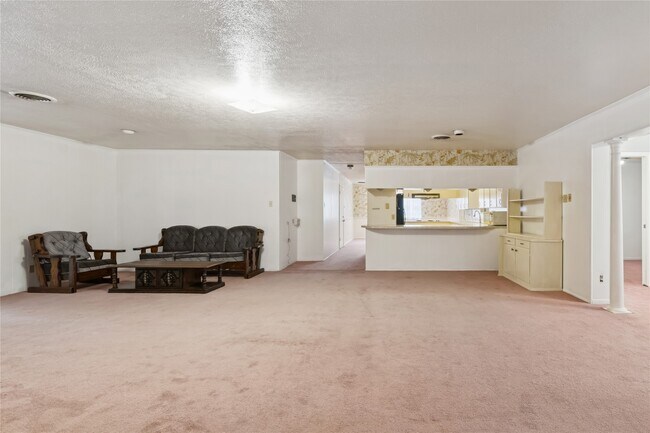 Building Photo - 2303 Kipling St