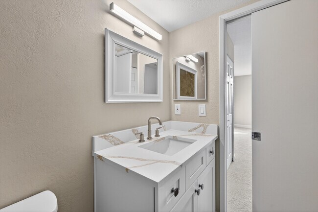 Building Photo - 167 Yacht Club Way