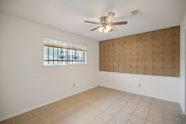 Building Photo - 12718 Panay Dr