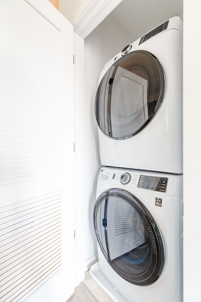 Building Photo - 2 Bergen St