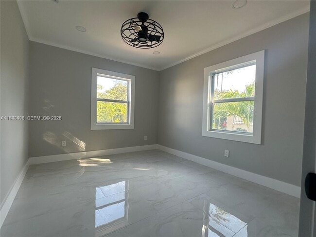 Building Photo - 510 Boabadilla St