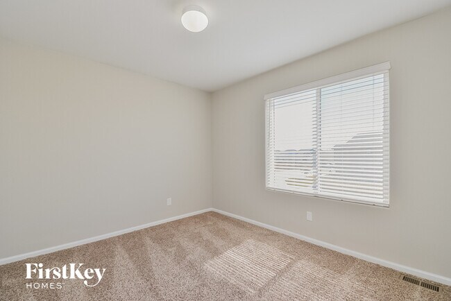 Building Photo - 6632 Kearsarge Dr
