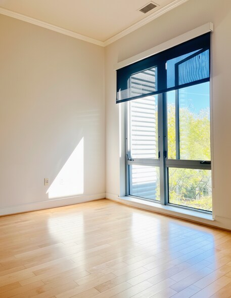 Building Photo - 4101 Albemarle St NW