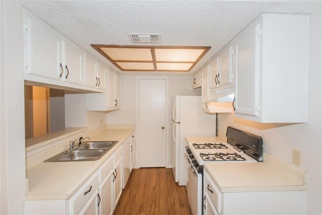 Building Photo - 12311 Cahone Trail