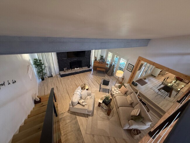 Building Photo - 1925 Bunting Ct