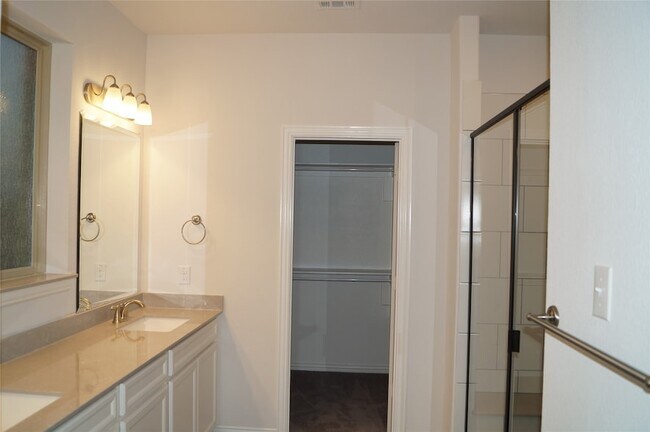 Building Photo - 2056 Meliana Dr