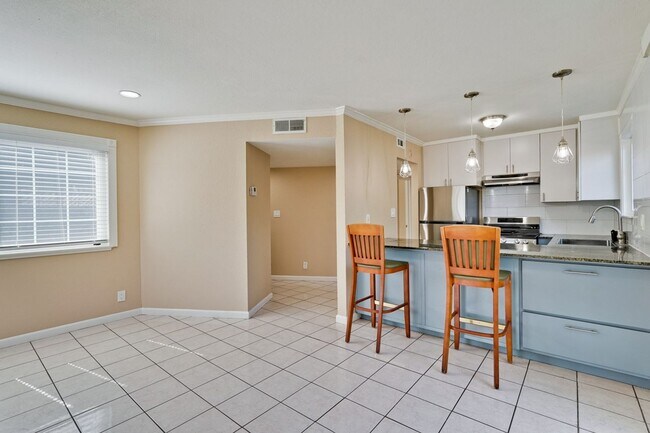 Building Photo - Excellent 2 Bed 1 Bath Home in Santa Clara!