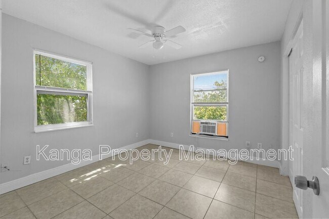 Building Photo - 3721 Henry Ave