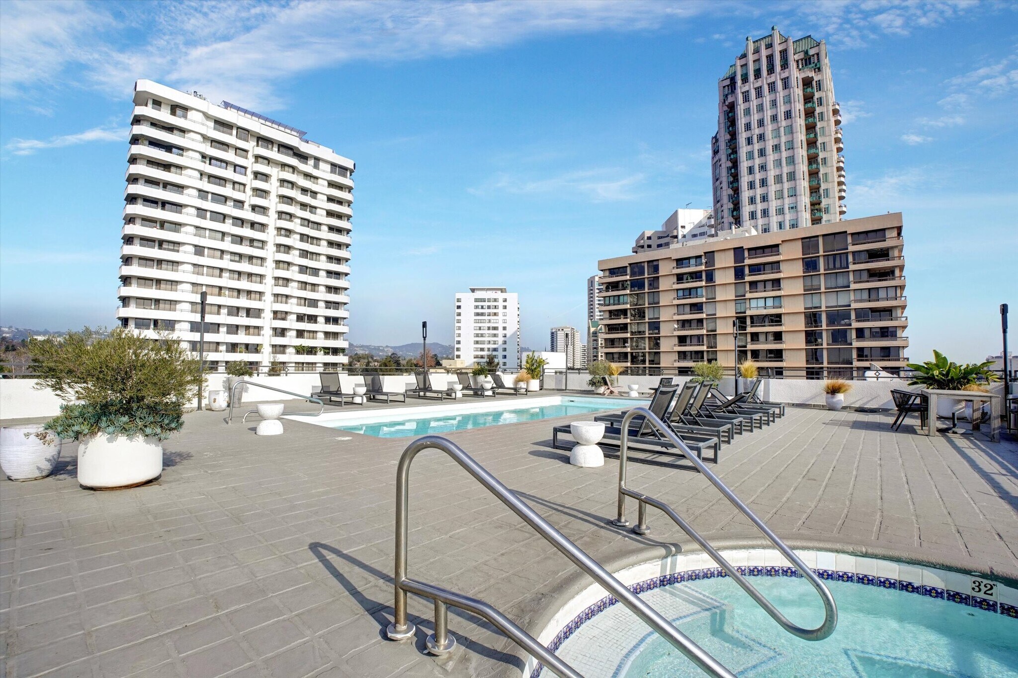 Building Photo - 10601 Wilshire Blvd