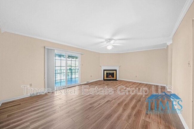 Building Photo - 220 Westridge Pl N