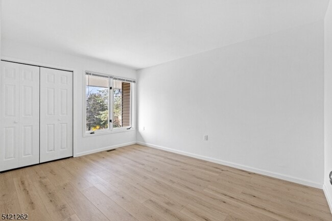 Building Photo - 8 Canada Goose Dr