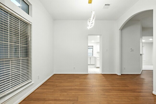 Building Photo - 2119 Hannover Way