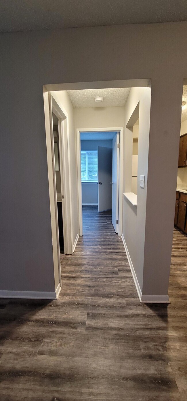 Building Photo - 1015 Cato Ln