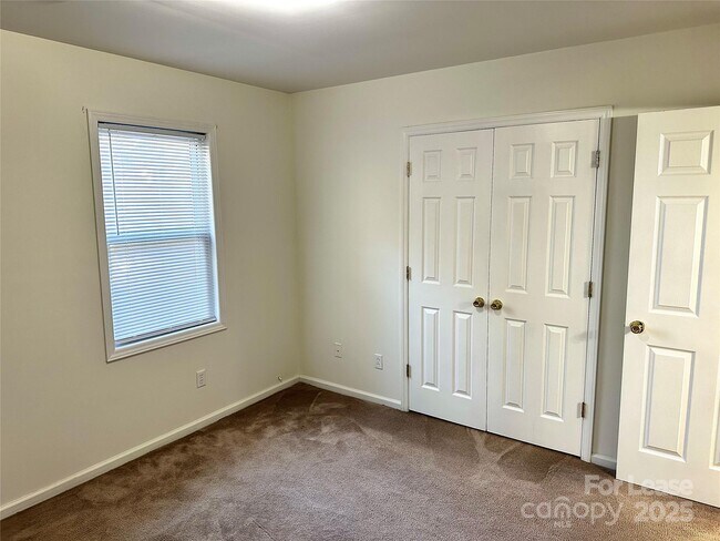 Building Photo - 5589 Wrenn Dr