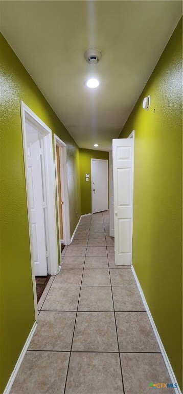 Building Photo - 4509 Twin Oaks Cir