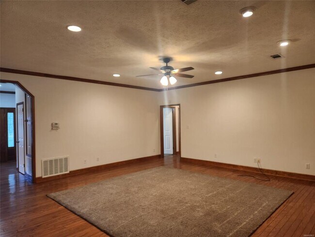 Building Photo - 1174 Old Prattville Rd