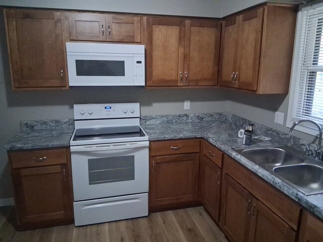 KITCHEN - 704 S 40th St