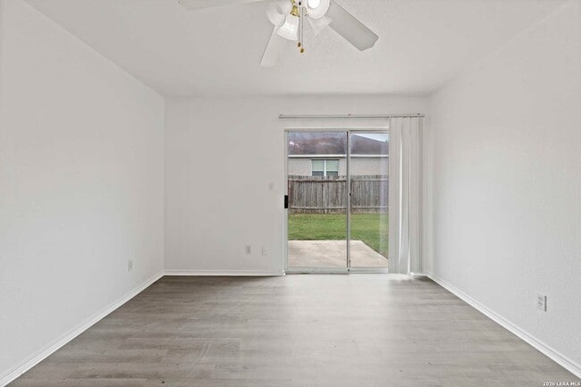 Building Photo - 3045 Pine Valley Dr