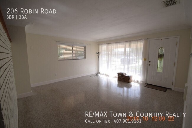 Building Photo - 206 Robin Rd