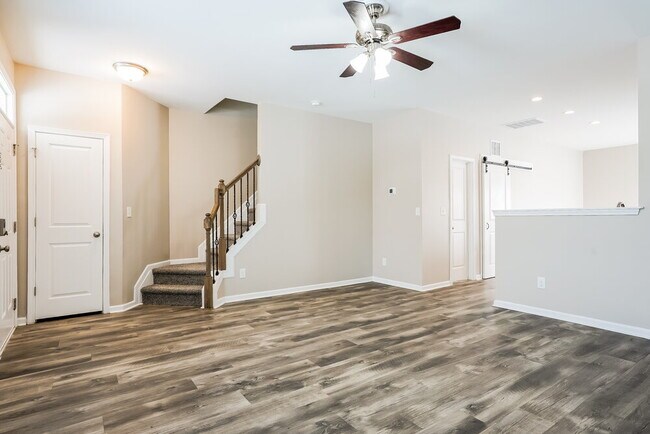 Building Photo - 154 Rosemary St