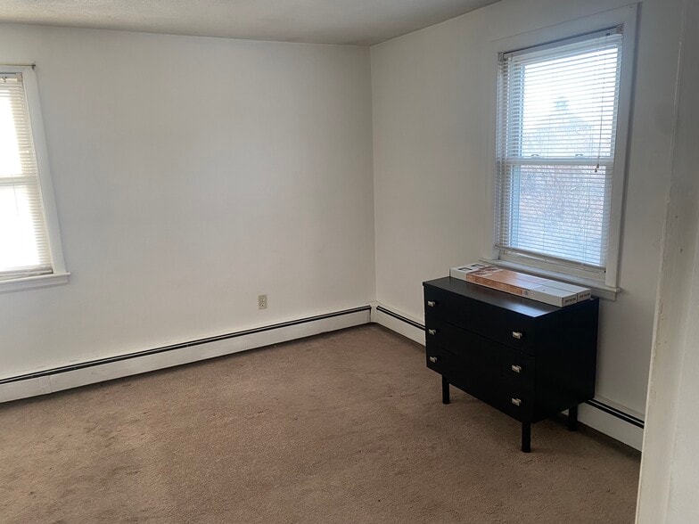 Building Photo - 781 E Squantum St