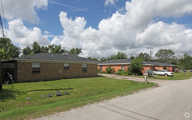 Building Photo - 4202 Tampico St
