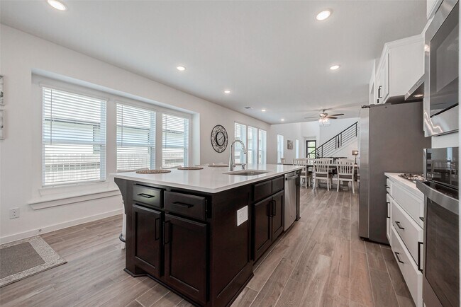 Building Photo - 430 W Cascade Heights Dr