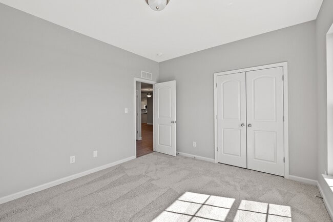 Building Photo - 500 Bellerive Blvd