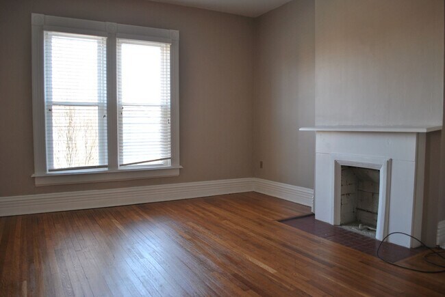 Building Photo - W King Ave 101-101.5 MLR