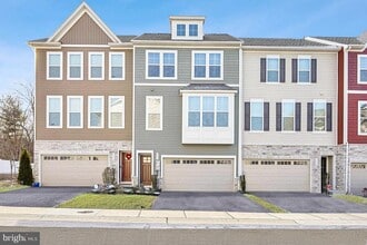 Building Photo - 617 Cross Chase Dr
